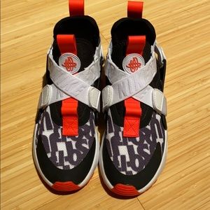 Nike Hurache Shoes Size 3.5